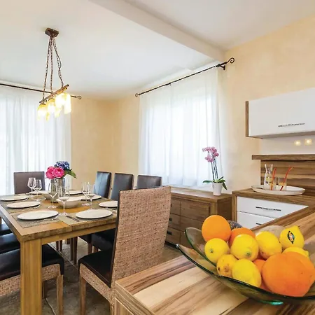 4 Bedroom Beautiful In Turcic