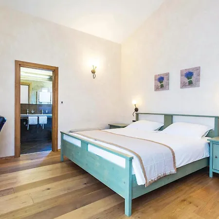 4 Bedroom Beautiful In Turcic Feriehus