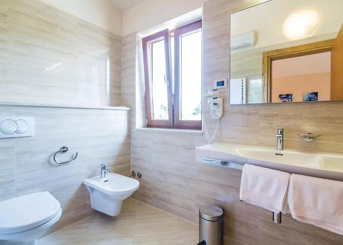 4 Bedroom Beautiful In Turcic
