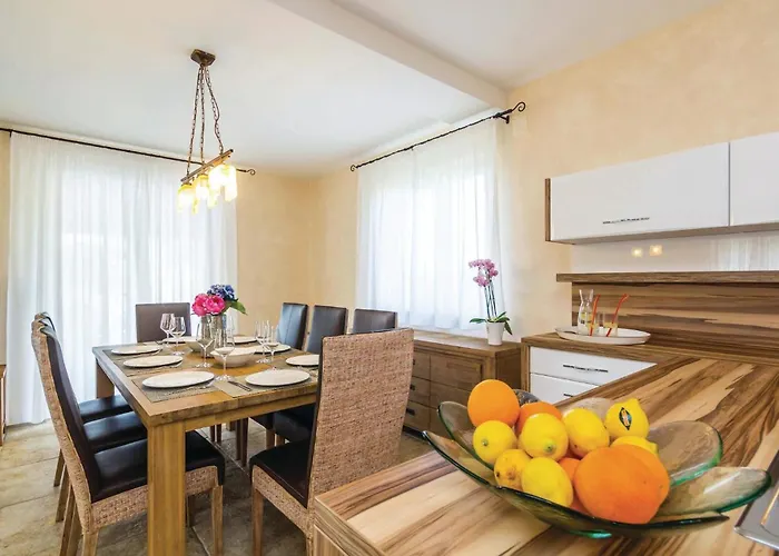 4 Bedroom Beautiful In Turcic