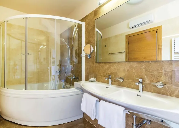 4 Bedroom Beautiful In Turcic Σπίτι διακοπών *