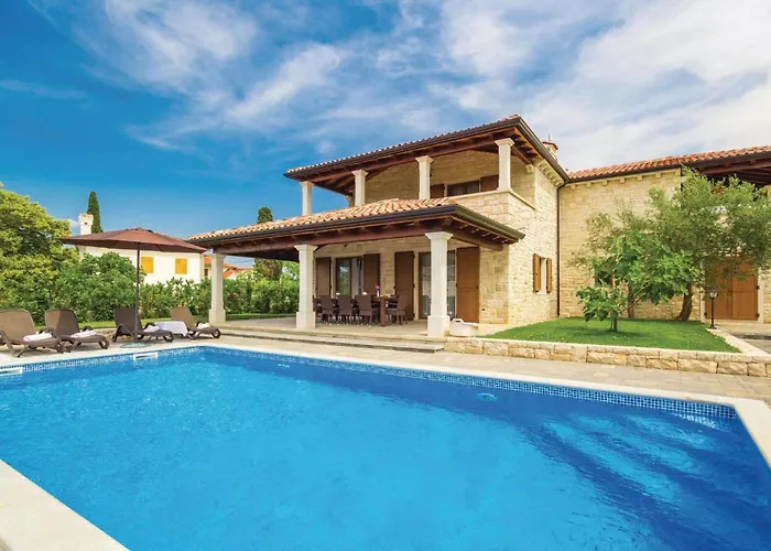 4 Bedroom Beautiful In Turcic Σπίτι διακοπών