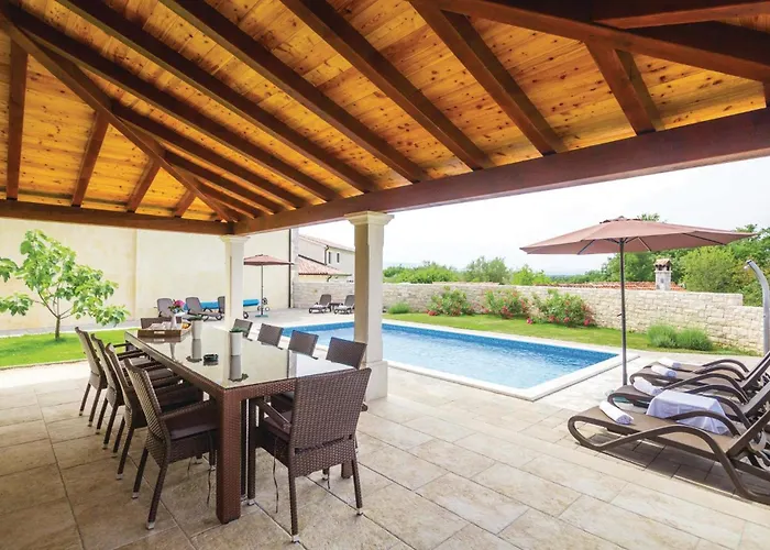 4 Bedroom Beautiful In Turcic * Vantacici