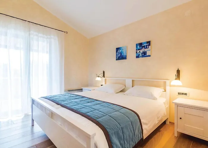Σπίτι διακοπών 4 Bedroom Beautiful In Turcic
