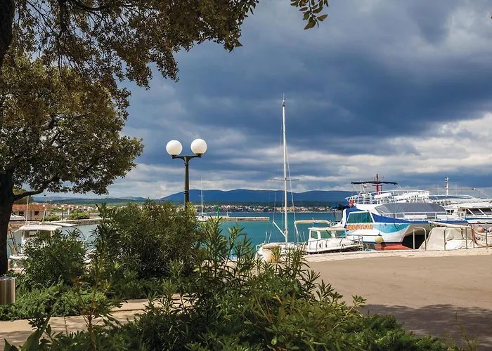 Σπίτι διακοπών 4 Bedroom Beautiful In Turcic *