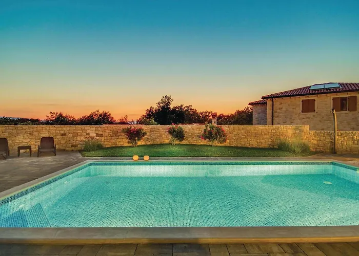 4 Bedroom Beautiful In Turcic *