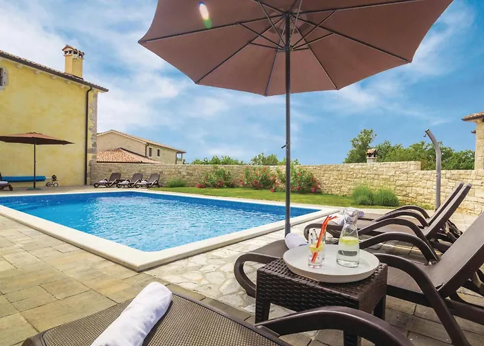 Σπίτι διακοπών 4 Bedroom Beautiful In Turcic