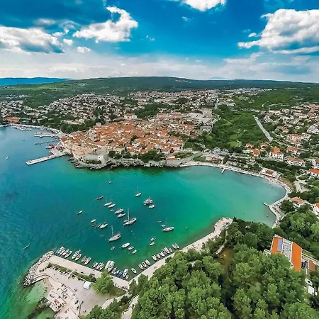 4 Bedroom Beautiful In Turcic Vantacici